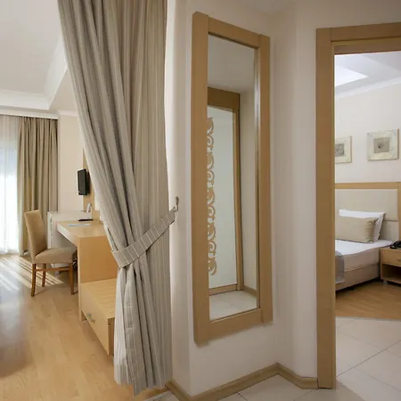 Hotel Titan Select Konaklı